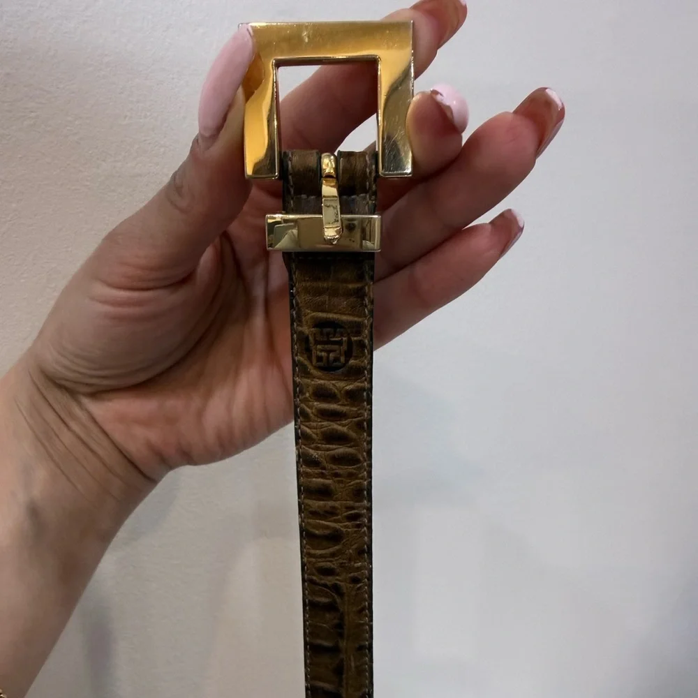 🔥100% Leather Women’s Brown Belt with Gold Buckle Size 28 EC🔥